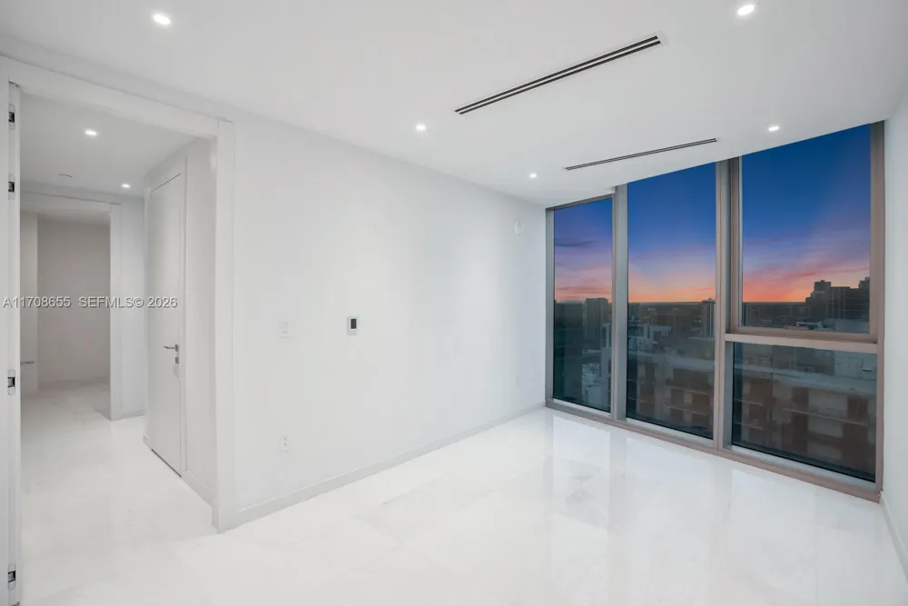 300 Biscayne Blvd Way #4703 Miami, FL 33131