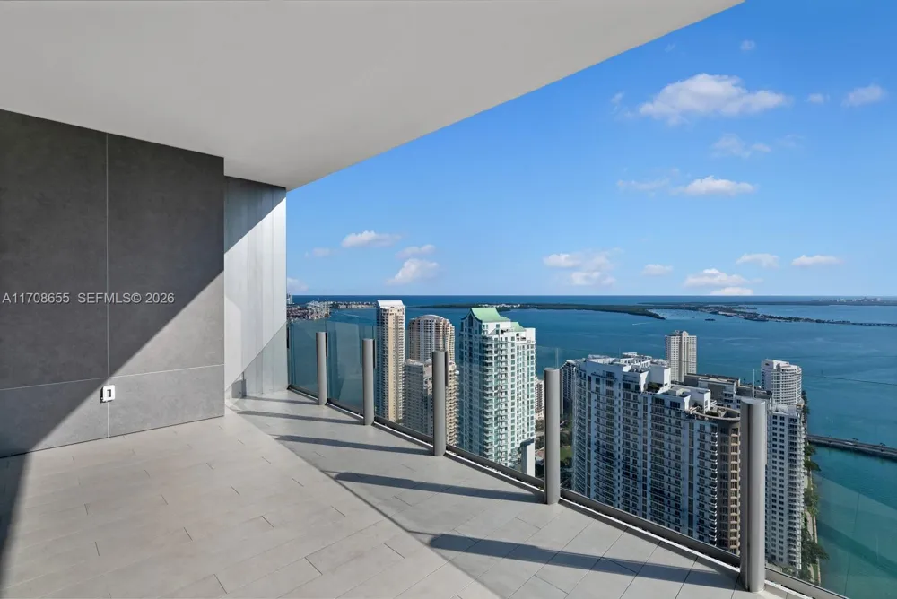 300 Biscayne Blvd Way #4703 Miami, FL 33131