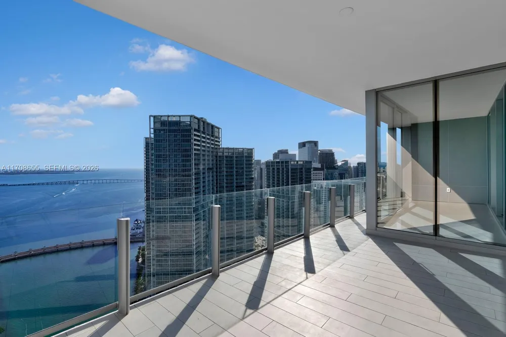300 Biscayne Blvd Way #4703 Miami, FL 33131