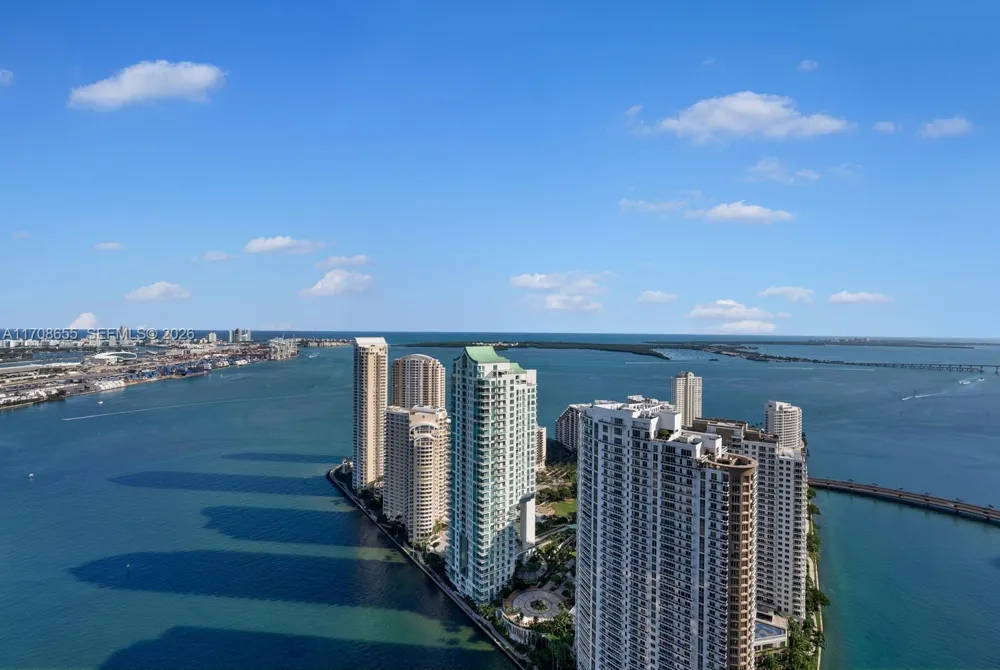 300 Biscayne Blvd Way #4703 Miami, FL 33131