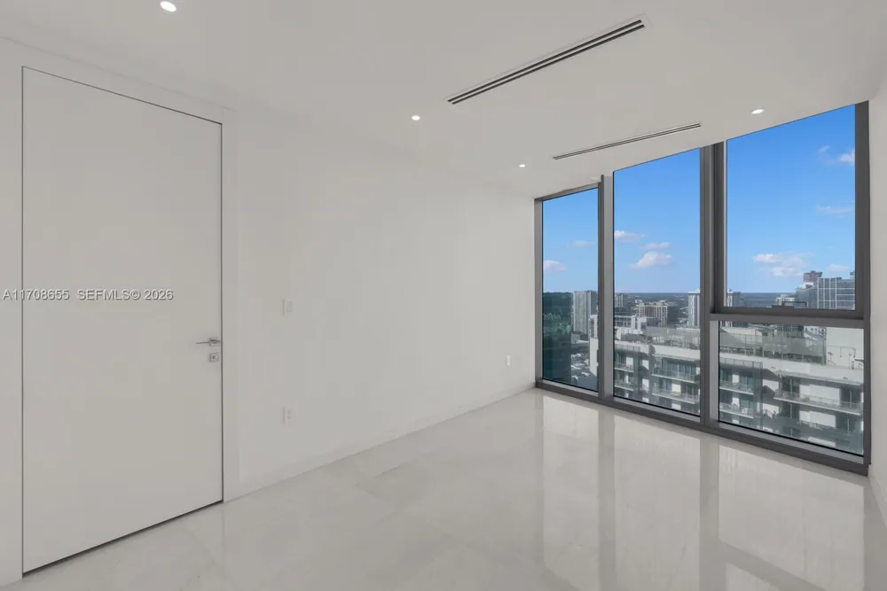 300 Biscayne Blvd Way #4703 Miami, FL 33131
