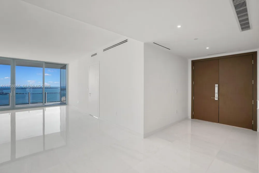 300 Biscayne Blvd Way #4703 Miami, FL 33131