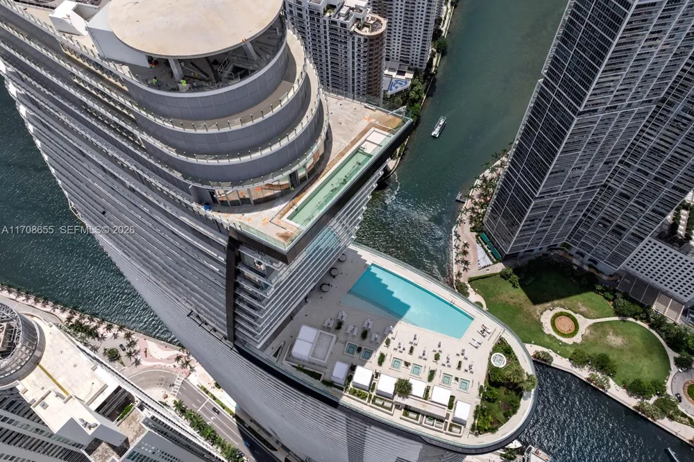300 Biscayne Blvd Way #4703 Miami, FL 33131