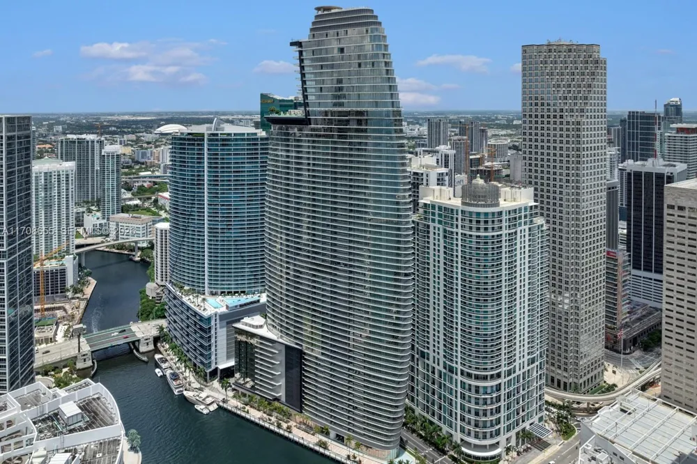 300 Biscayne Blvd Way #4703 Miami, FL 33131