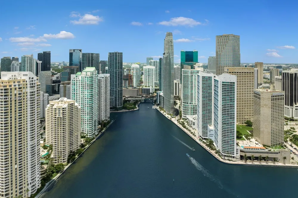 300 Biscayne Blvd Way #4703 Miami, FL 33131