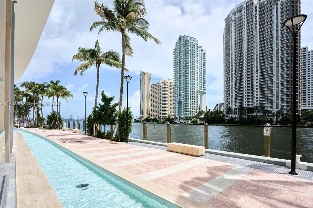 300 Biscayne Blvd Way #4703 Miami, FL 33131