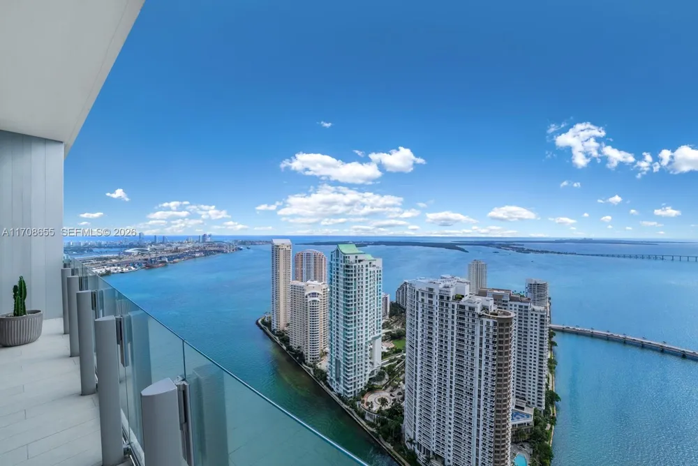 300 Biscayne Blvd Way #4703 Miami, FL 33131