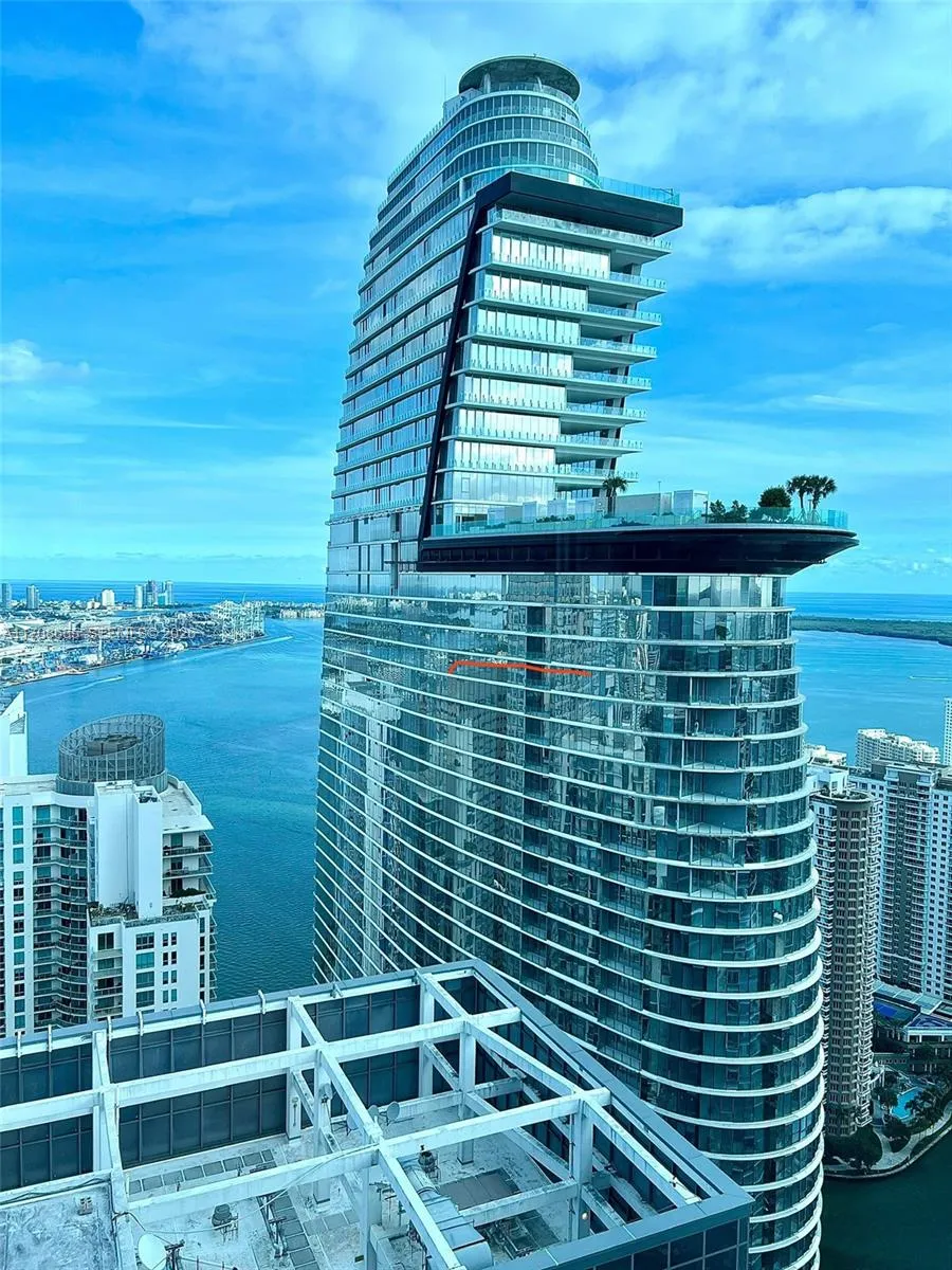 300 Biscayne Blvd Way #4703 Miami, FL 33131