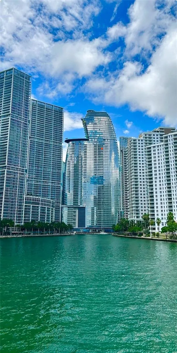 300 Biscayne Blvd Way #4703 Miami, FL 33131