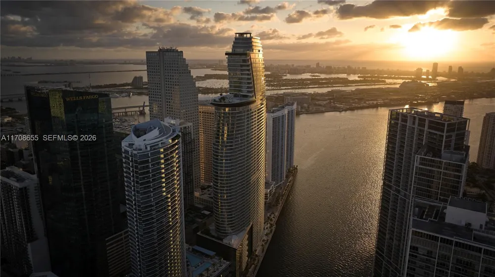 300 Biscayne Blvd Way #4703 Miami, FL 33131