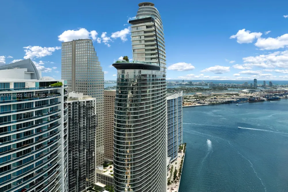 300 Biscayne Blvd Way #4703 Miami, FL 33131