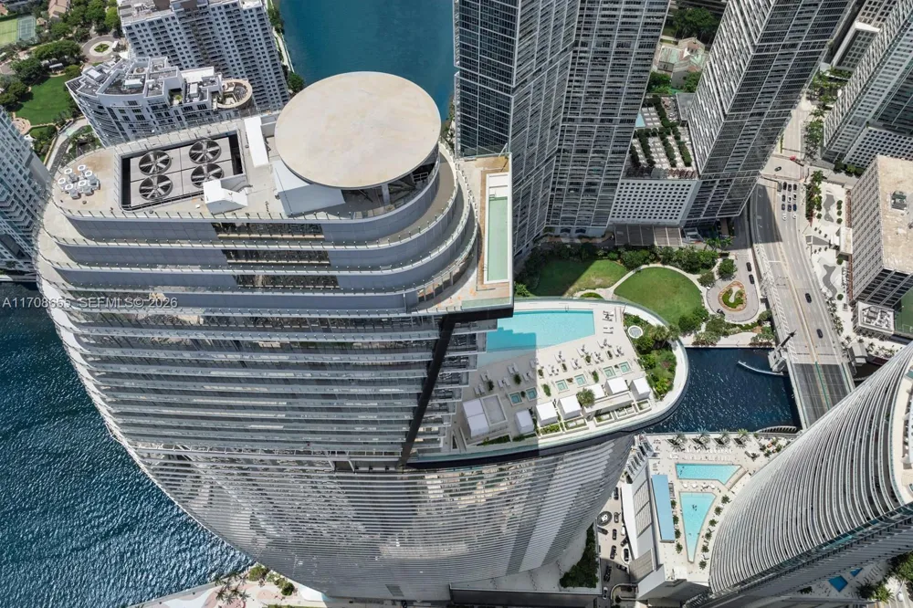 300 Biscayne Blvd Way #4703 Miami, FL 33131