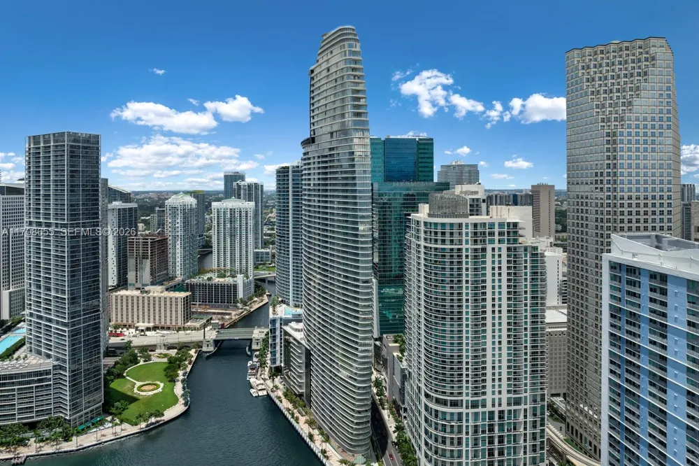 300 Biscayne Blvd Way #4703 Miami, FL 33131