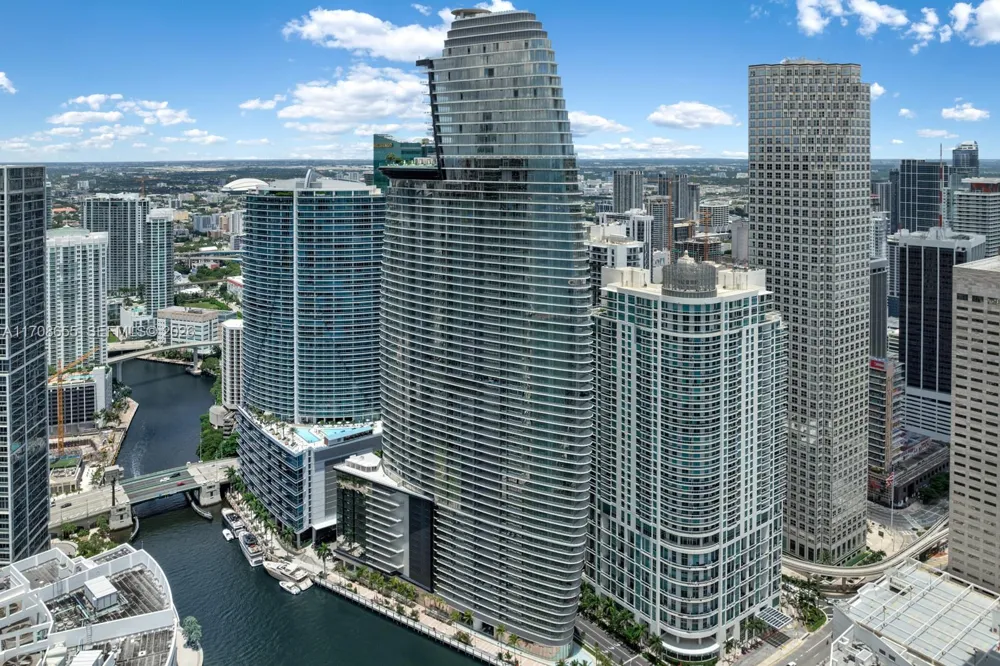300 Biscayne Blvd Way #4703 Miami, FL 33131