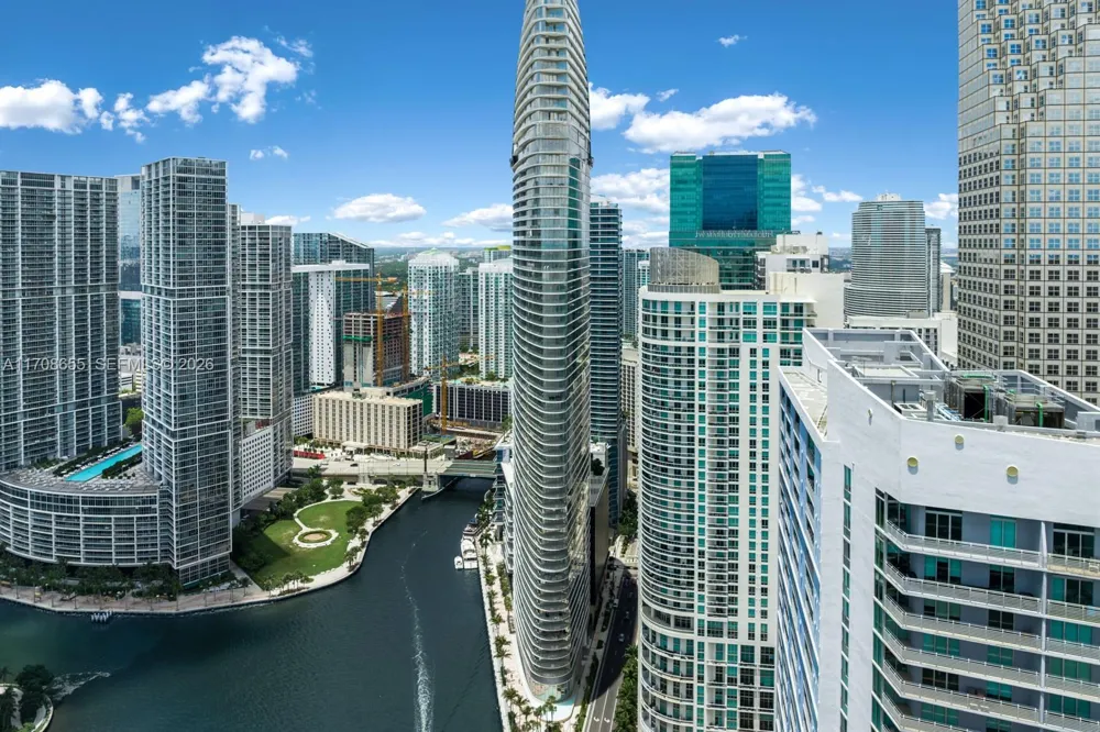 300 Biscayne Blvd Way #4703 Miami, FL 33131