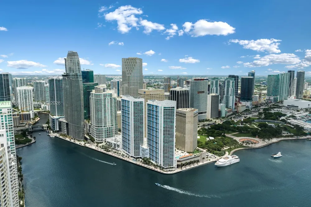 300 Biscayne Blvd Way #4703 Miami, FL 33131