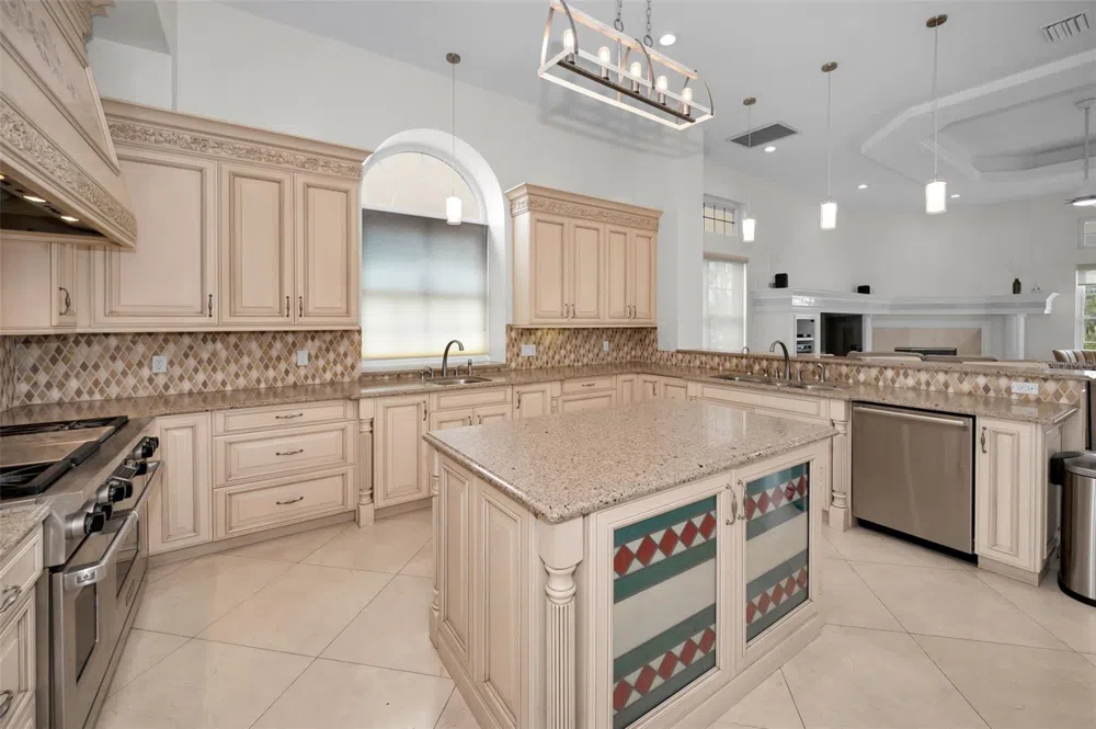 119 8TH STREET E Tierra Verde, FL 33715