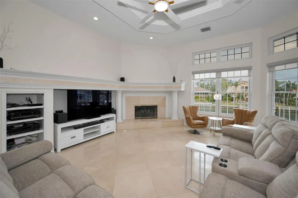 119 8TH STREET E Tierra Verde, FL 33715