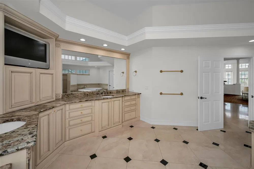 119 8TH STREET E Tierra Verde, FL 33715
