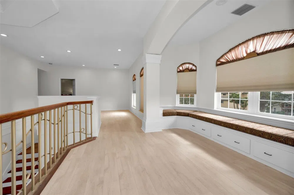 119 8TH STREET E Tierra Verde, FL 33715