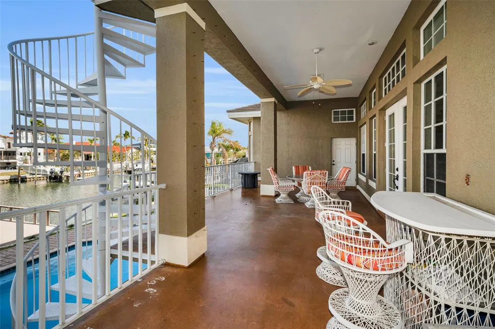 119 8TH STREET E Tierra Verde, FL 33715