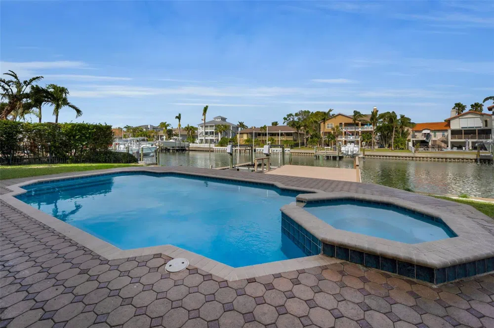 119 8TH STREET E Tierra Verde, FL 33715