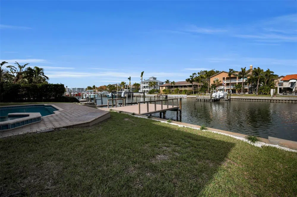 119 8TH STREET E Tierra Verde, FL 33715
