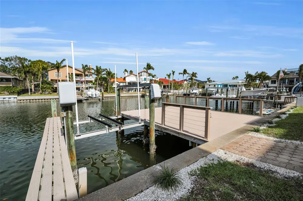 119 8TH STREET E Tierra Verde, FL 33715
