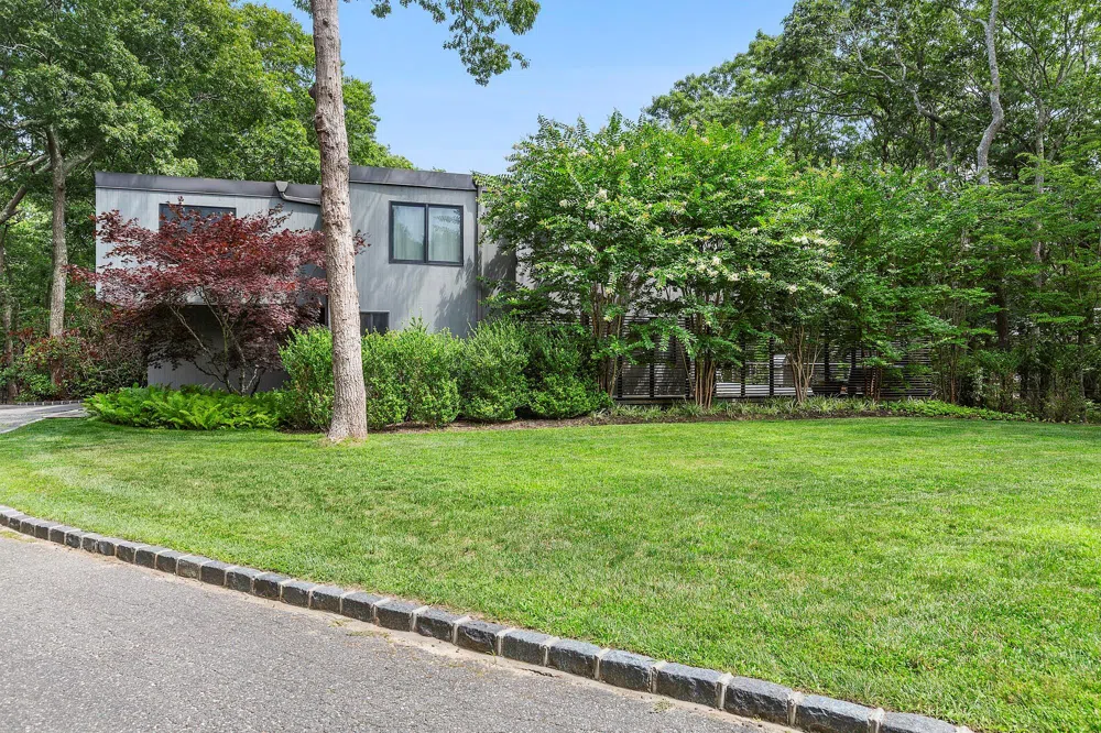 6 Woodland Way Quogue, NY 11959