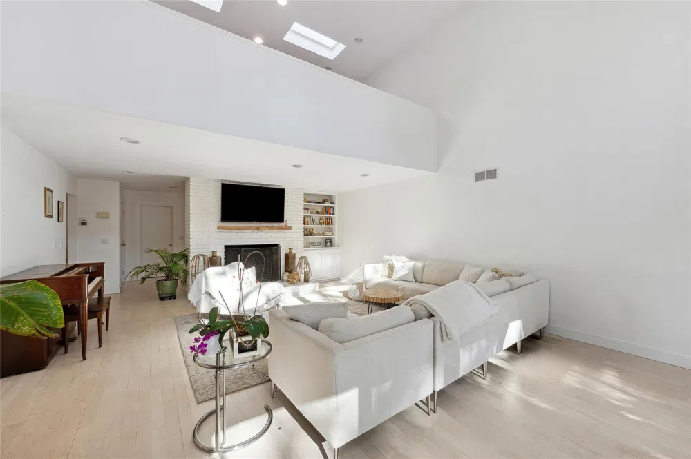 6 Woodland Way Quogue, NY 11959