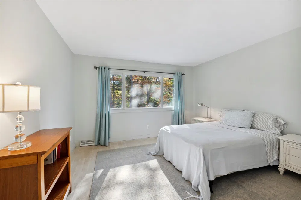 6 Woodland Way Quogue, NY 11959