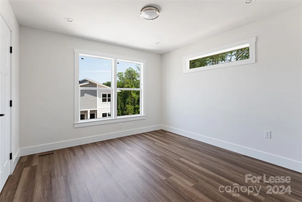 223 Cherrywood Way Asheville, NC 28806