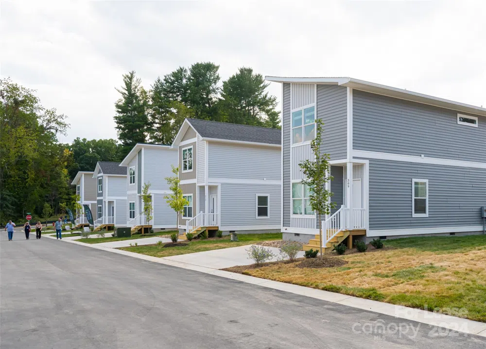 223 Cherrywood Way Asheville, NC 28806