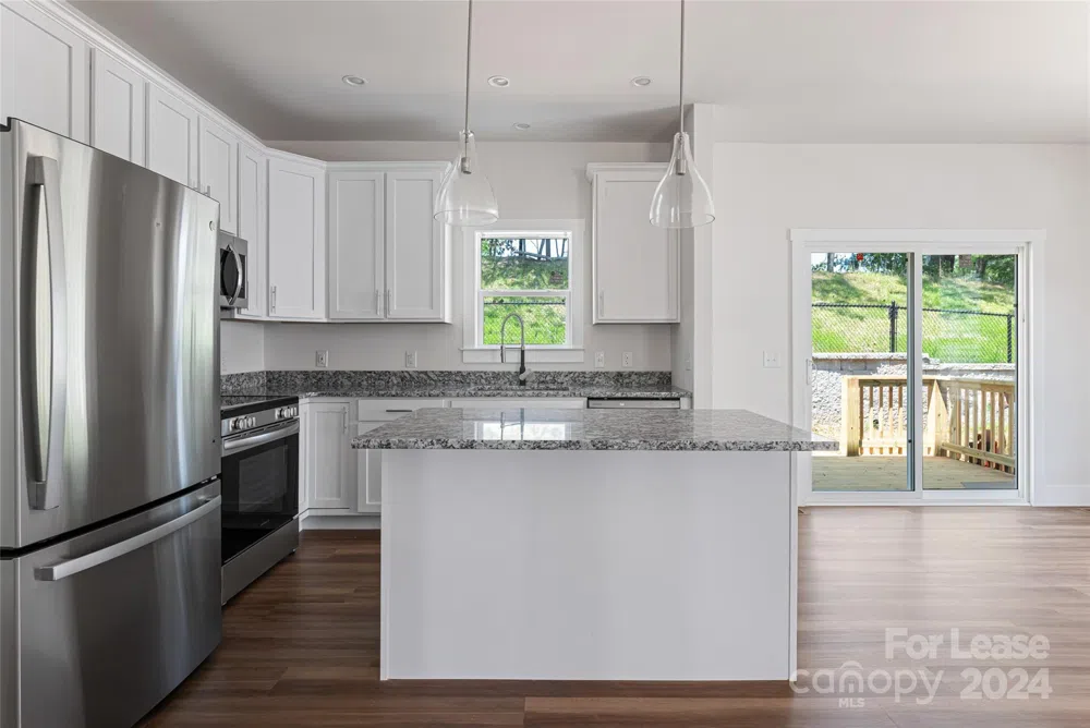 228 Cherrywood Way Asheville, NC 28806