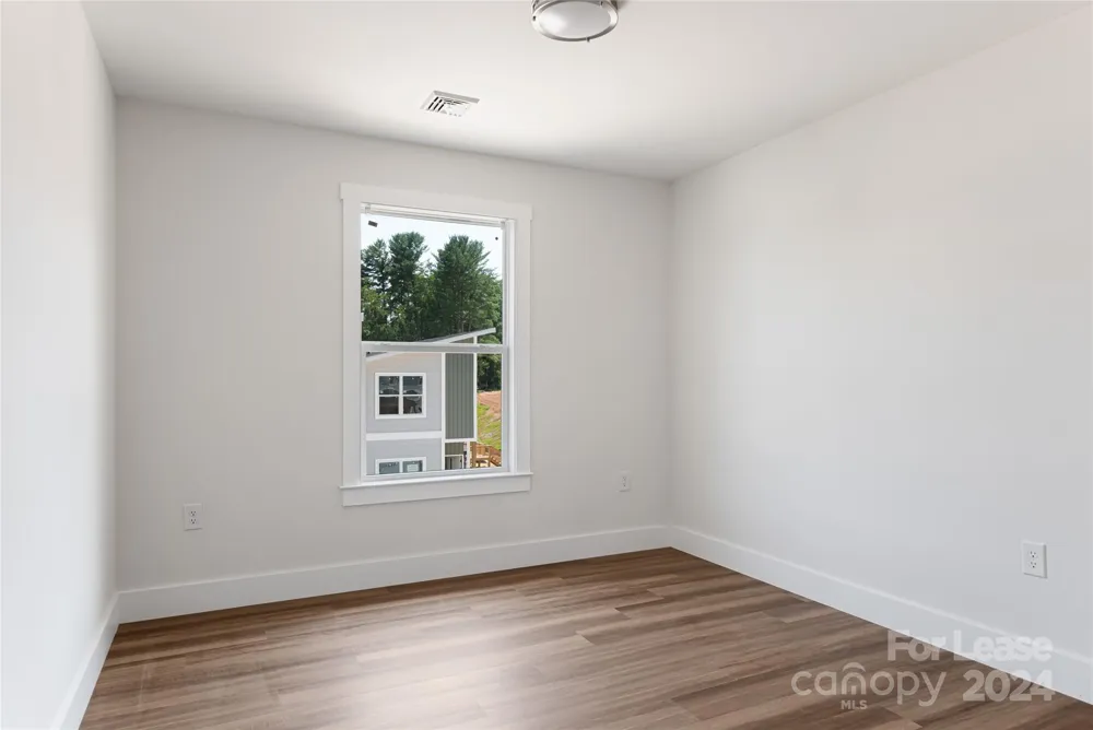 228 Cherrywood Way Asheville, NC 28806