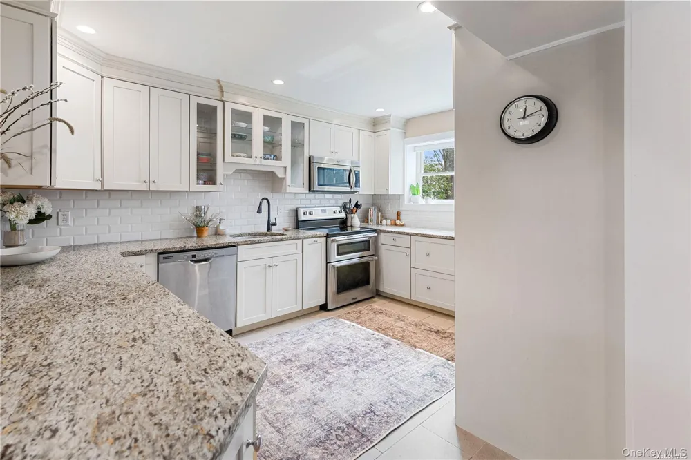 29 Missapoque Avenue Southampton, NY 11968