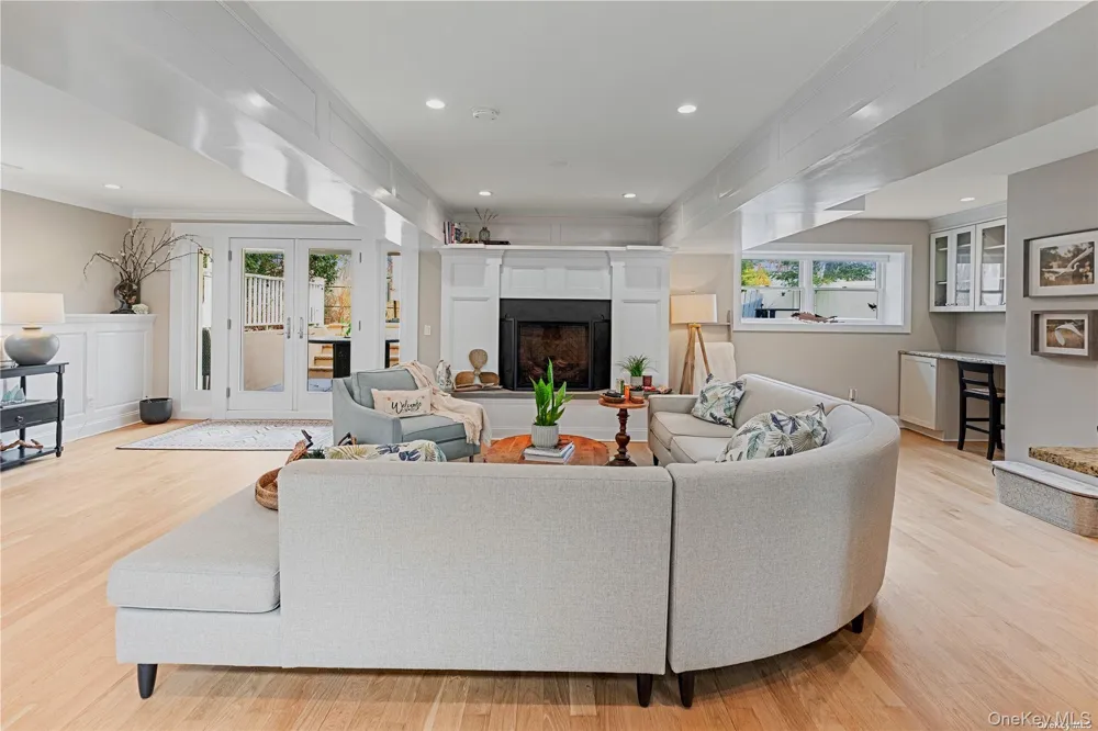 29 Missapoque Avenue Southampton, NY 11968