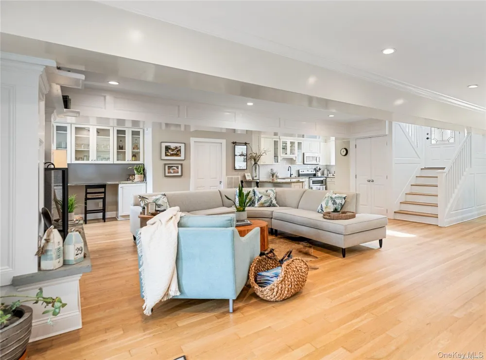 29 Missapoque Avenue Southampton, NY 11968