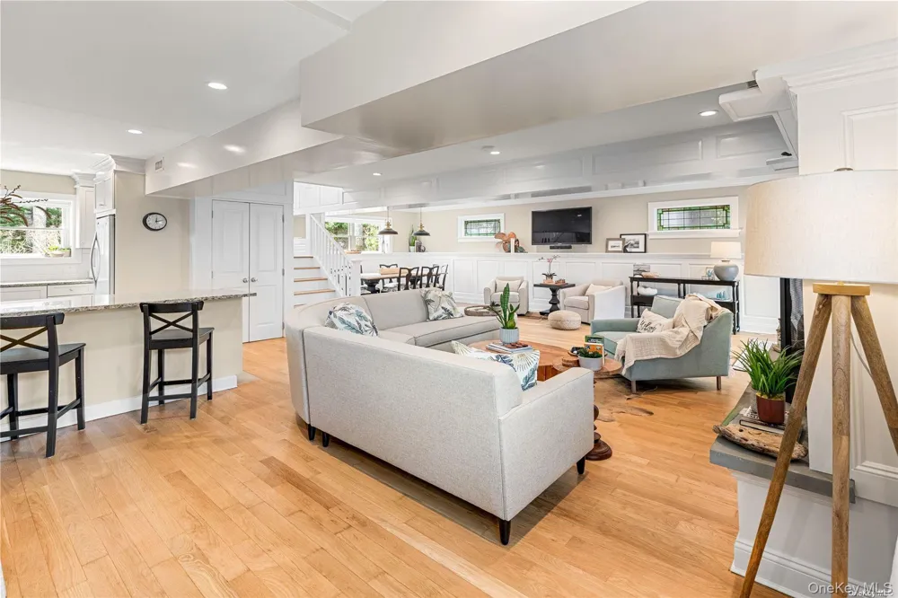 29 Missapoque Avenue Southampton, NY 11968