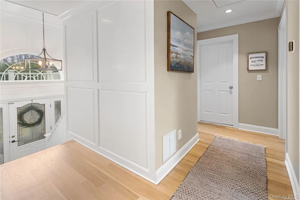 29 Missapoque Avenue Southampton, NY 11968