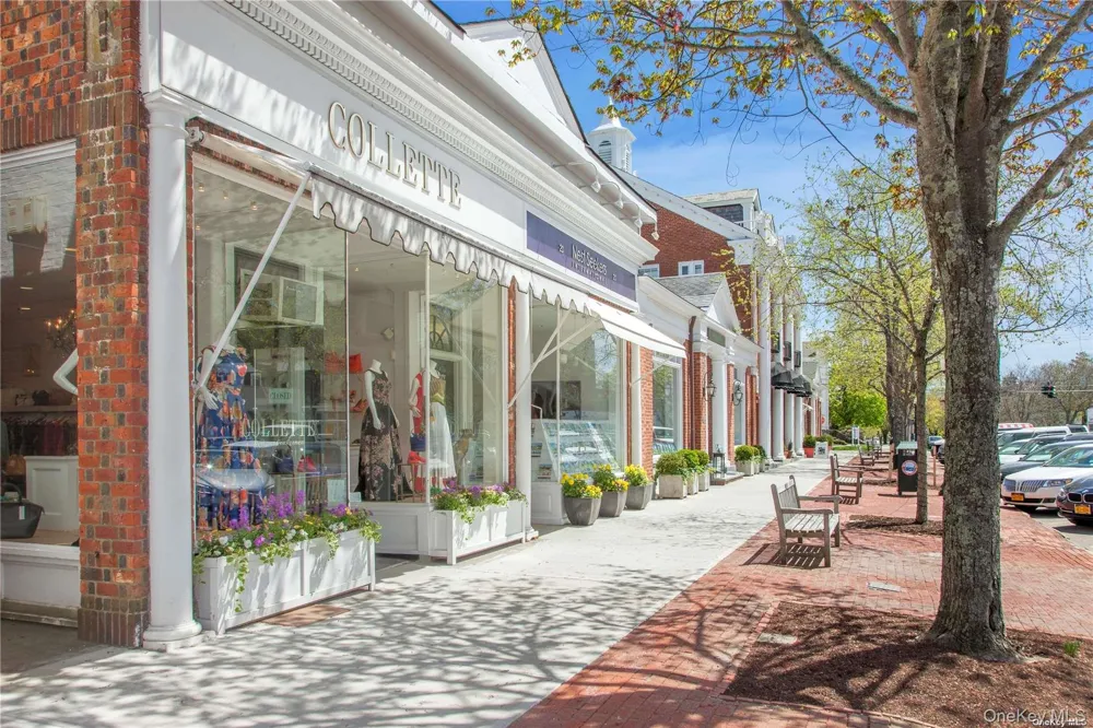 29 Missapoque Avenue Southampton, NY 11968