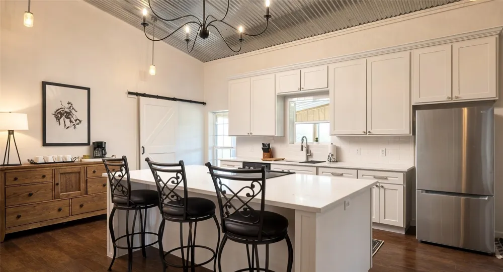 6417 County Road 240 Waelder, TX 78959