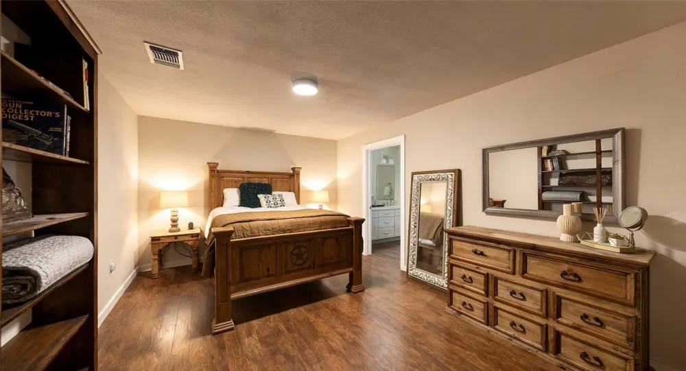 6417 County Road 240 Waelder, TX 78959