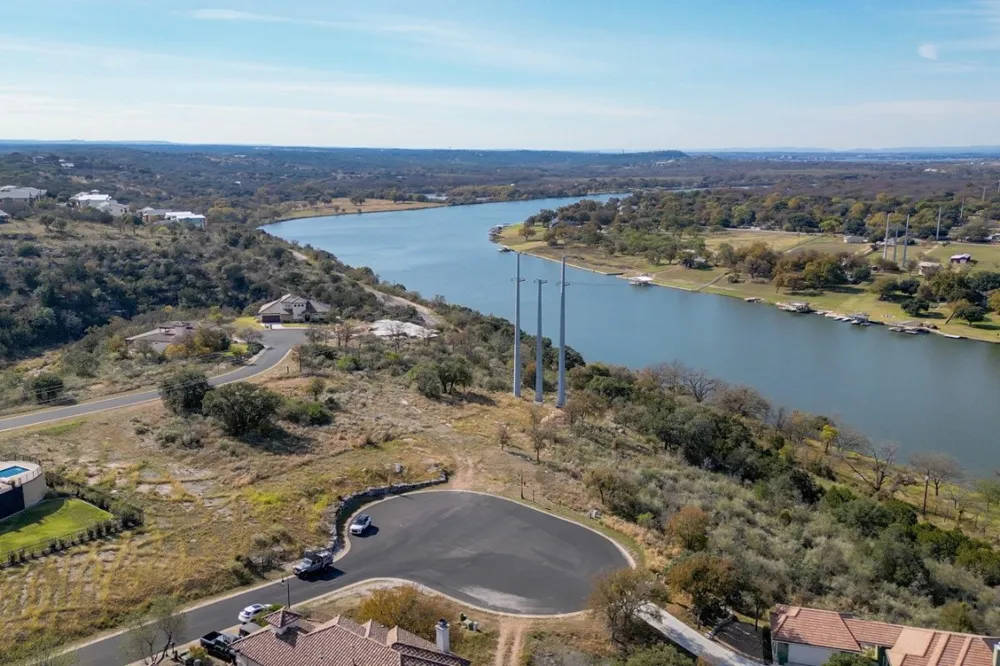 528 Bendito Way Marble Falls, TX 78654