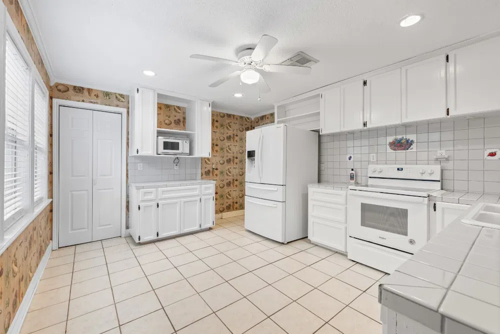 20024 W Lakeshore Drive Magnolia, TX 77355