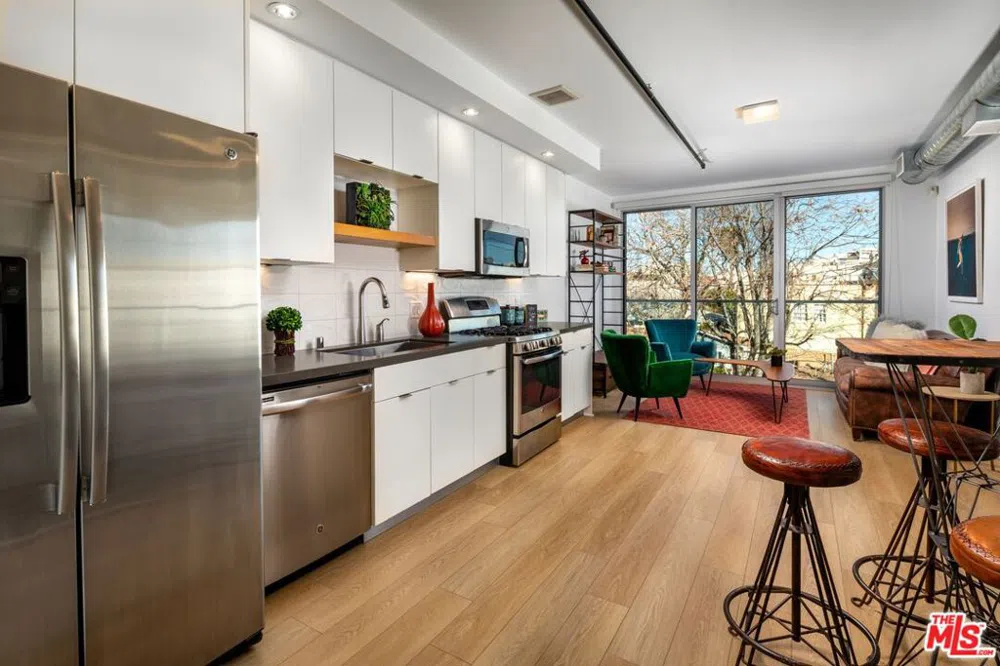 710 El Centro Avenue #123 Los Angeles, CA 90038