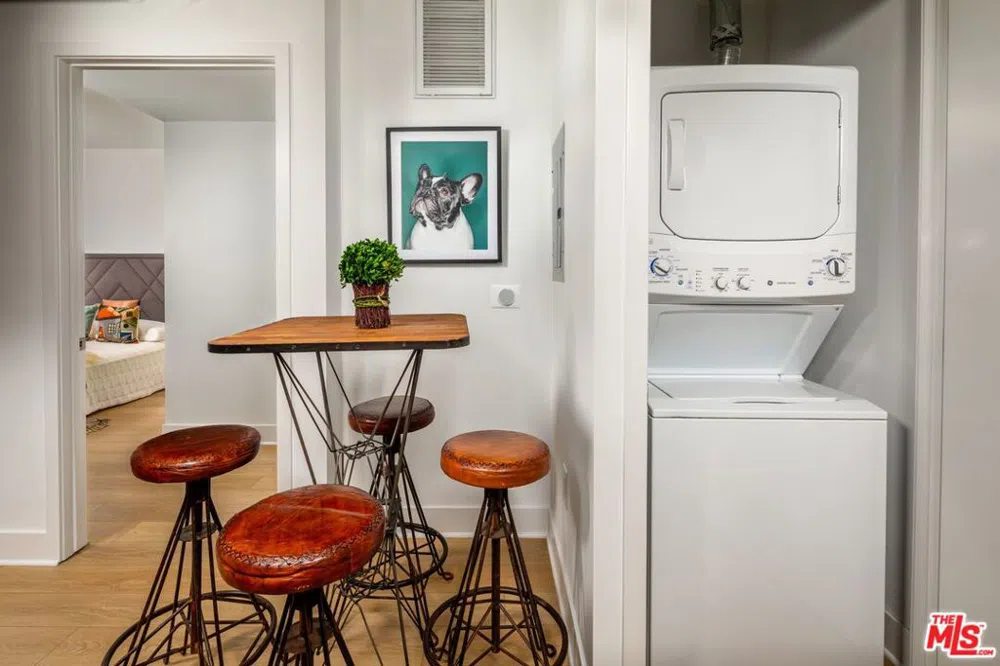 710 El Centro Avenue #123 Los Angeles, CA 90038