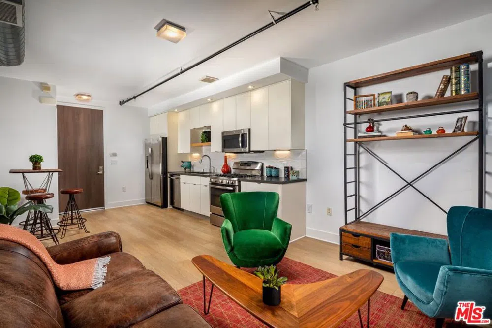 710 El Centro Avenue #123 Los Angeles, CA 90038