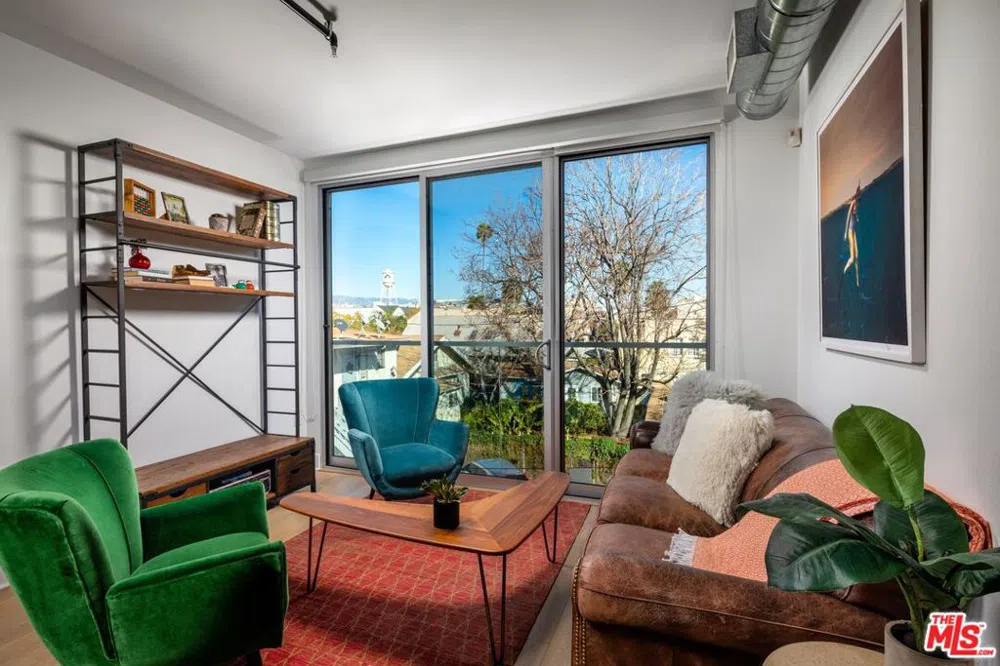710 El Centro Avenue #123 Los Angeles, CA 90038
