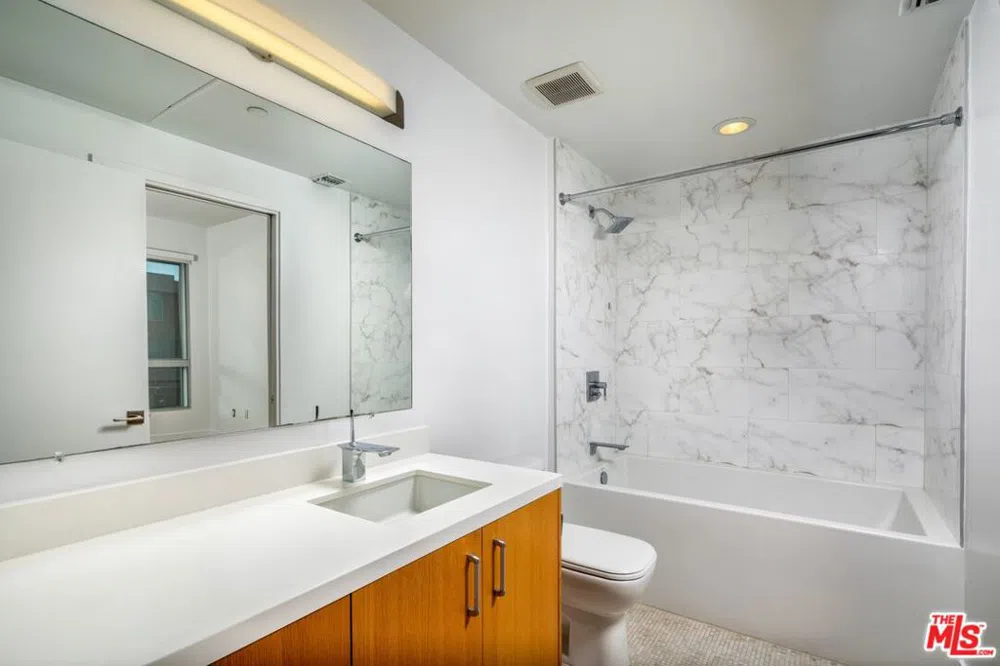710 El Centro Avenue #123 Los Angeles, CA 90038